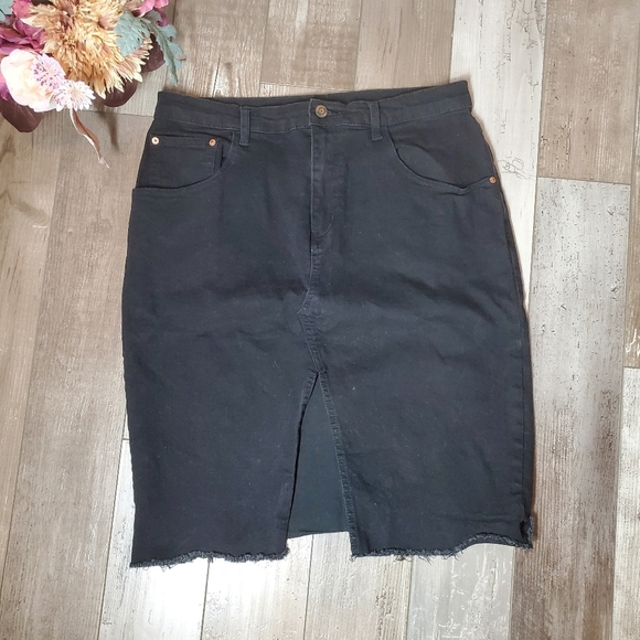 Happily Grey Black Denim Raw Hem Casual Jean Skirt Size 13/30 NWOT - Picture 1 of 16